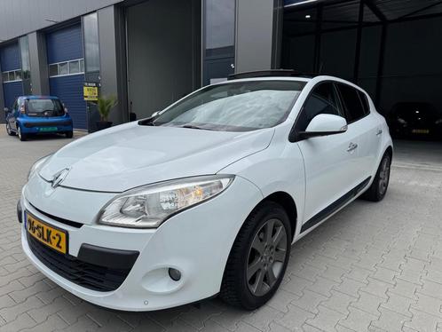 Renault Mégane 1.4 TCe Dynamique panorama dak trekhaak navi, Auto's, Renault, Bedrijf, Te koop, Mégane, ABS, Airbags, Airconditioning