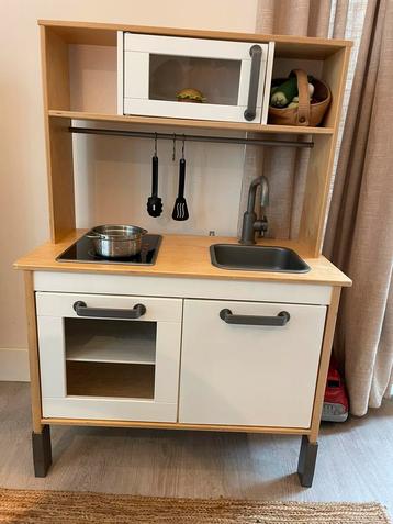 Keukentje spelen kinderen / speelkeuken beschikbaar voor biedingen
