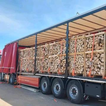 Houtblokken en eikenhout  beschikbaar voor biedingen