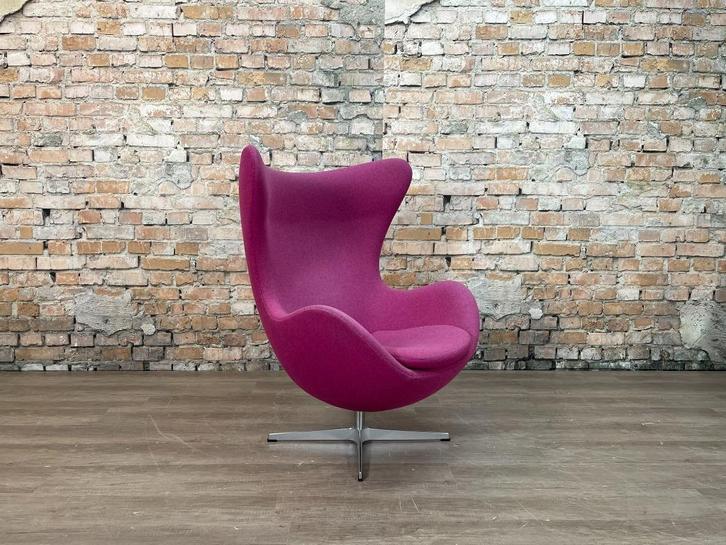 Fritz Hansen Egg Chair fuchsia bij TheReSales, Huis en Inrichting, Fauteuils, Zo goed als nieuw, Metaal, Stof, 75 tot 100 cm, 75 tot 100 cm
