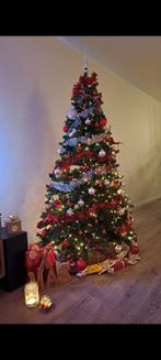 Kunstkerstboom inclusief ballen, slingers en mand te koop, Diversen, Ophalen, Gebruikt