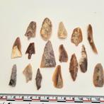 16 bodemvondsten vuursteen werktuigen Sahara Neolithicum #5, Ophalen of Verzenden, Fossiel
