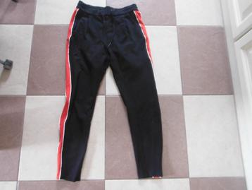 zgan zwarte damesbroek met rode bies, Vero Moda, mt S beschikbaar voor biedingen