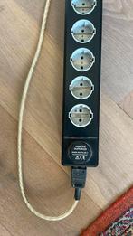 Essential Audiotools 5 HiFi stekkerdoos. 1,90 , Powerstrip, Ophalen of Verzenden, Zo goed als nieuw, Overige kabels, Minder dan 2 meter