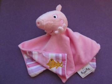 PEPPA PIG Knuffeldoekje VARKEN UIT 2022. ROZE **Nieuw** beschikbaar voor biedingen
