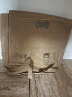 Leger pukkel met originele inhoud veldfles zakdoek enz., Verzamelen, Militaria | Algemeen, Ophalen of Verzenden, Landmacht, Nederland