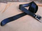 Matzwarte leren riem met metalen sluiting, Kleding | Heren, Riemen en Ceinturen, Ophalen, 95 tot 105 cm, Zo goed als nieuw, Riem of Ceintuur