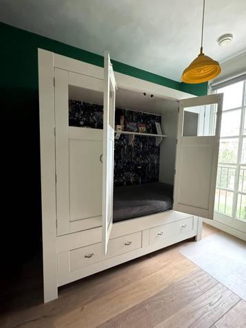 Supergave, hoogwaardige kinderkamer met bedstee Kidsfactory beschikbaar voor biedingen