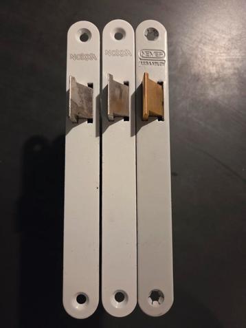 Loopslot, badkamer/wc slot, slot met cilinder enz. beschikbaar voor biedingen