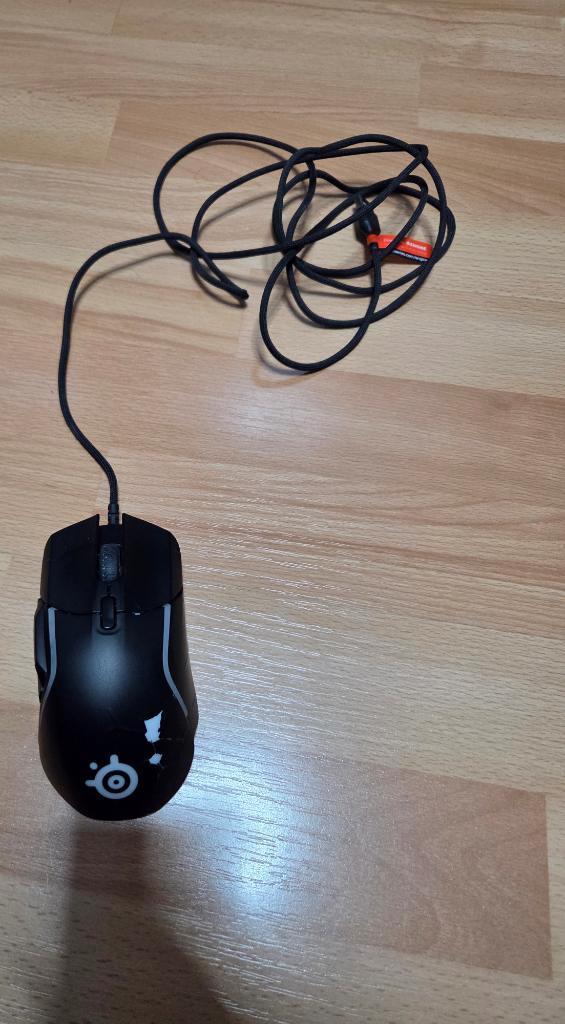 Steelseries rival 5, Computers en Software, Muizen, Gebruikt, Muis, Rechtshandig, Bedraad, Gaming muis, Ophalen of Verzenden
