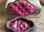 Shabby Franse sieradendoos, Gecapitoneerd binnenin. Schelp, Antiek en Kunst, Verzenden