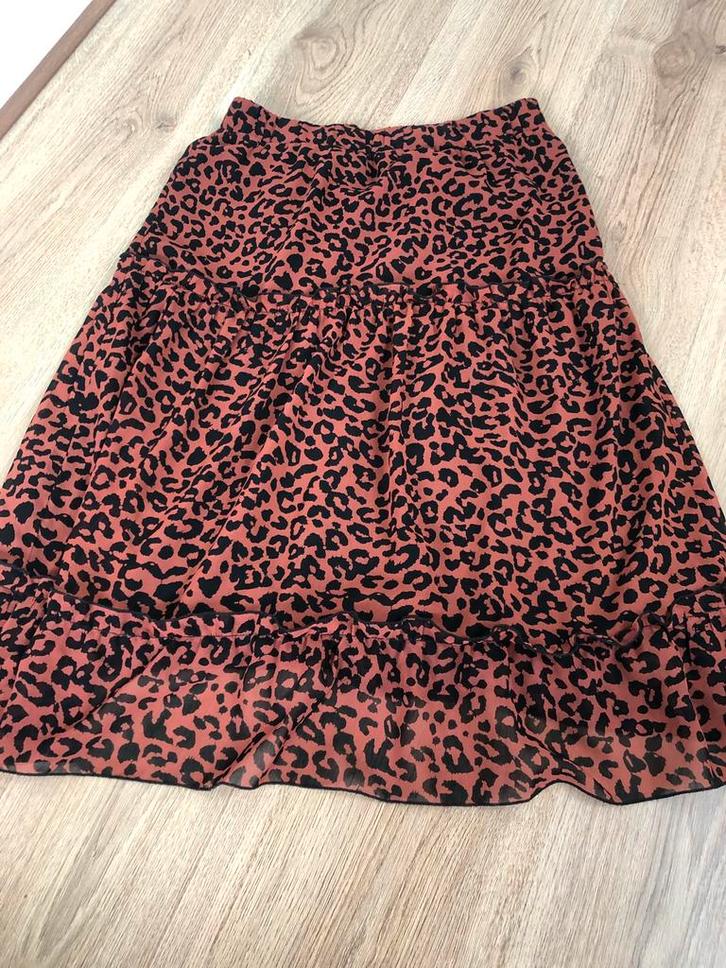 Moves by minimum Leopard luipaard koper zwart rokje 38, Kleding | Dames, Rokken, Zo goed als nieuw, Maat 38/40 (M), Zwart, Onder de knie