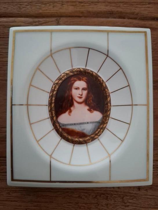 Villeroy & Boch porseleinen portret Wilhelmina Sulza, Antiek en Kunst, Antiek | Porselein, Ophalen of Verzenden