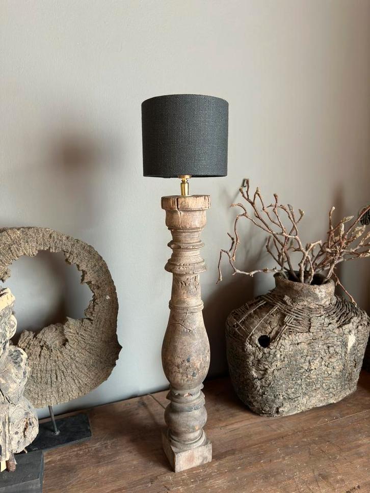 Authentieke Balusterlamp Aura Peeperkorn Sober Landelijk, Huis en Inrichting, Lampen | Tafellampen, Nieuw, 50 tot 75 cm, Hout