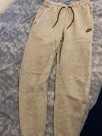 Nike tech broek maat s, Kleding | Heren, Sportkleding, Ophalen of Verzenden, Zo goed als nieuw, Algemeen