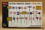 MiniArt 1/35 Dutch Traffic Signs 1930-40, Hobby en Vrije tijd, Modelbouw | Figuren en Diorama's, Nieuw, Diorama, 1:35 tot 1:50