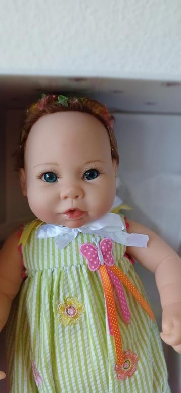 Ashton Drake "Butterfly kisses" beschikbaar voor biedingen