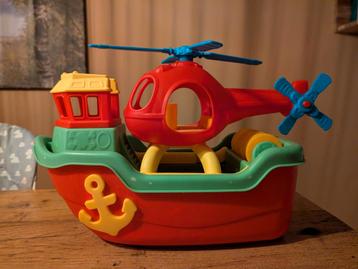 Speelboot met Helikopter beschikbaar voor biedingen