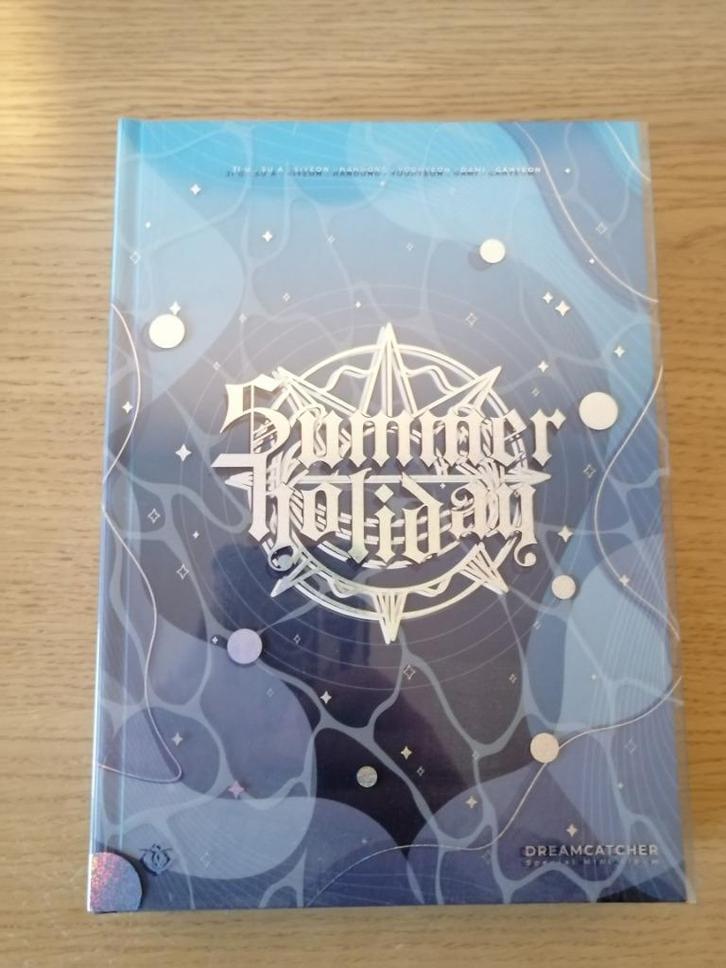 Kpop - Dreamcatcher Summer Holiday G, I, F of T, Verzamelen, Muziek, Artiesten en Beroemdheden, Zo goed als nieuw, Cd of Plaat