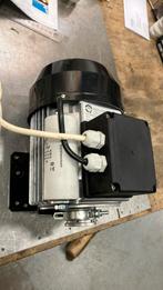 Elektromotor 220v 1250rpm, Doe-het-zelf en Verbouw, Ophalen of Verzenden, Zo goed als nieuw, Elektromotor, Minder dan 1400 rpm