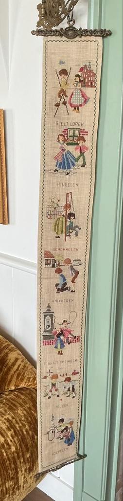 Schellekoord geborduurd. Oud Hollandse spellentjes. Borduren, Hobby en Vrije tijd, Borduren en Borduurmachines, Zo goed als nieuw