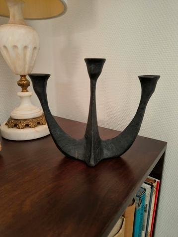 Brutalistische kandelaar van Horst Dalbeck in kleur zwart  beschikbaar voor biedingen