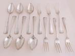 Hollands zilveren 12-delig dessert bestek, haags lofje, 1936, Ophalen of Verzenden, Zilver