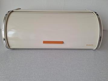 Brabantia broodtrommel met oranje detail beschikbaar voor biedingen