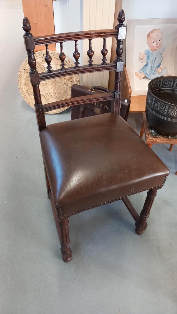 Antieke Eetkamerstoel met Lederen Zitting, Antiek en Kunst, Antiek | Meubels | Stoelen en Banken, Ophalen