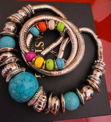 Mooie set , ketting en armband  beschikbaar voor biedingen