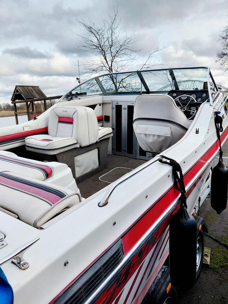 Invader 210 Alpha Mercruiser met trailer, Watersport en Boten, Motorboten en Motorjachten, Ophalen of Verzenden