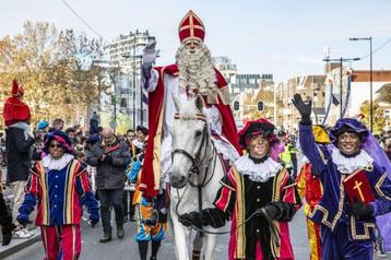 Te huur/koop Sinterklaaskostuums Pieten pakken vanaf € 25,-  beschikbaar voor biedingen