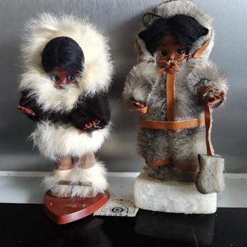 2 vintage Eskimo poppetjes met slaapoogjes  beschikbaar voor biedingen