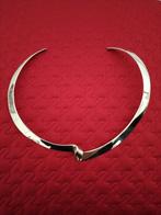 Te koop zilveren spang met krul middenvoor., Ophalen of Verzenden, Gebruikt, Zilver, Zilver