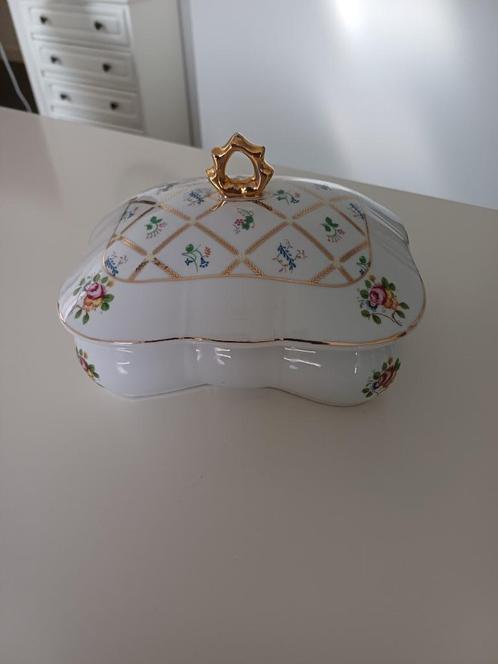Meissen prachtige pot met deksel, Gemerkt Royal porselain, Antiek en Kunst, Antiek | Porselein, Ophalen of Verzenden