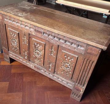 Vintage houten dekenkist met houtsnijwerk – landelijke stijl beschikbaar voor biedingen