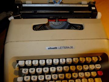 Olivetti schrijfmachine beschikbaar voor biedingen