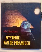 Mysterie van de Piramiden - M.C. Touchard, Boeken, Encyclopedieën, Ophalen of Verzenden, Gelezen, Overige onderwerpen, Los deel