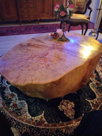 Massief Houten Salontafel - Uniek Design beschikbaar voor biedingen