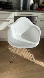 Drie witte stoelen, Huis en Inrichting, Stoelen, Ophalen of Verzenden, Gebruikt, Wit, Drie