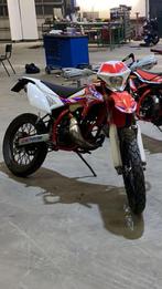 Beta RR 50 factory enduro, Fietsen en Brommers, Ophalen, Zo goed als nieuw, Beta rr 50