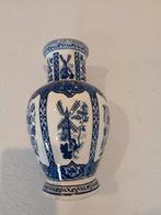 Delfts blauwe vaas met molens, Ophalen, Blauw, Aardewerk of Porselein, Zo goed als nieuw