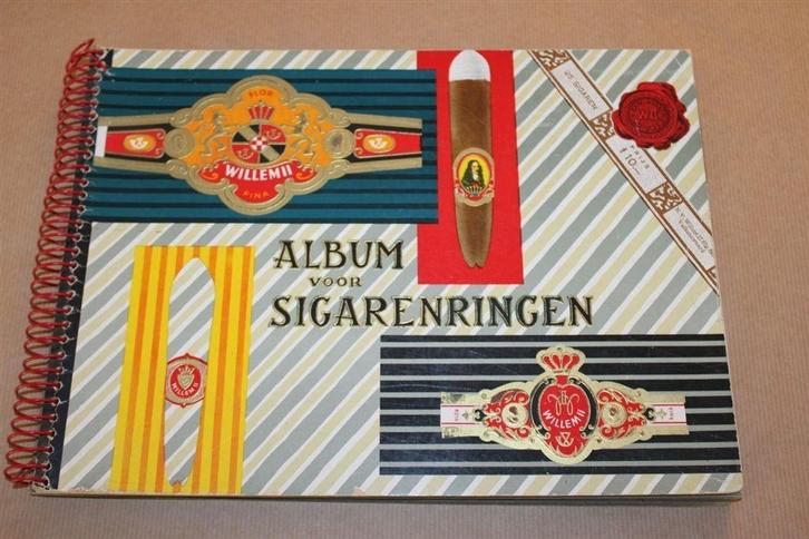 Album voor sigarenringen. 1959. Sigarenbandjes Willem 2., Verzamelen, Rookartikelen, Aanstekers en Luciferdoosjes, Gebruikt, Sigarenbandjes