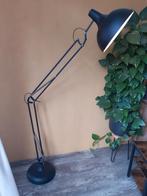 Industriële vloerlamp, verstelbaar., Huis en Inrichting, Lampen | Vloerlampen, Ophalen, Zo goed als nieuw, Metaal, 150 tot 200 cm