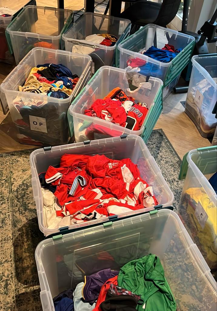 Voetbalshirts mega collectie 730+ items, Verzamelen, Sportartikelen en Voetbal, Zo goed als nieuw, Shirt, Buitenlandse clubs, Verzenden