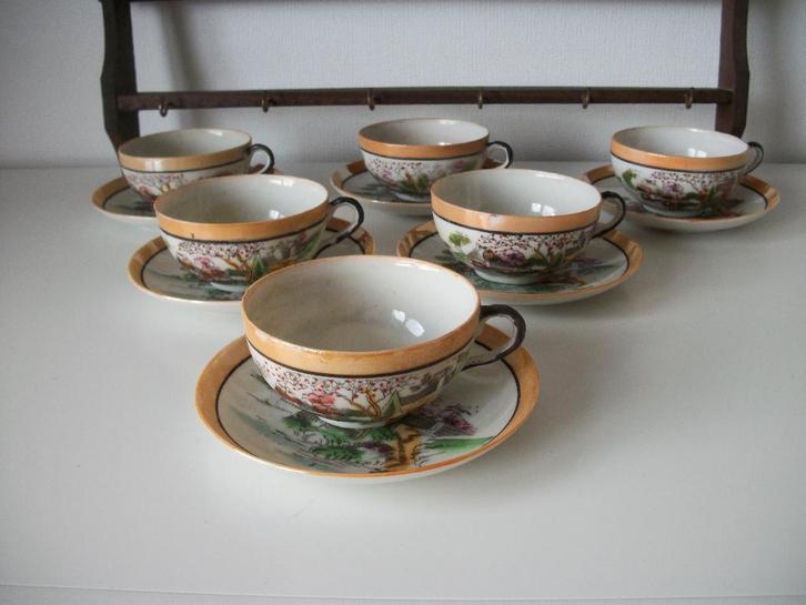 6 Kop en Schotel en Rek - Chinees Antiek - Goudgeel - netjes, Antiek en Kunst, Antiek | Servies compleet, Ophalen of Verzenden