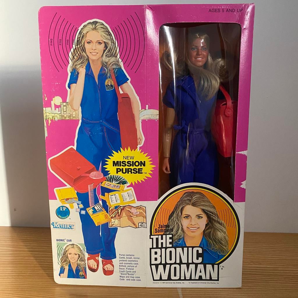 The Bionic Woman 1974 in originele doos Man van 6 miljoen, Verzamelen, Film en Tv, Zo goed als nieuw, Ophalen of Verzenden