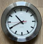 Wandklok - Karlsson - 20cm - Chrome - Digitaal, Huis en Inrichting, Woonaccessoires | Klokken, Ophalen of Verzenden, Zo goed als nieuw