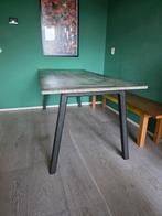 Betonnen Eettafel - Industrieel Design, Huis en Inrichting, Ophalen, Gebruikt, 50 tot 100 cm, Vijf personen of meer