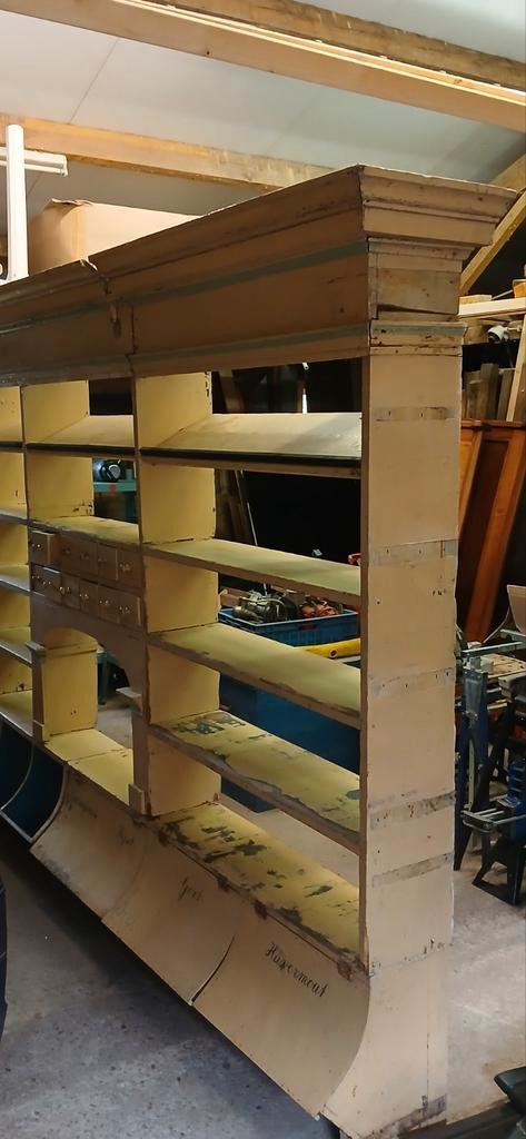 Unieke oude grutter kast met mooi details in orginele kleur, Huis en Inrichting, Kasten | Buffetkasten, Zo goed als nieuw, 25 tot 50 cm